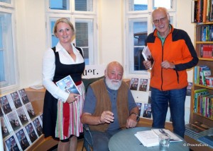 Mit Isabell Ellmauer und Bezirksarchivar Horst Scholz